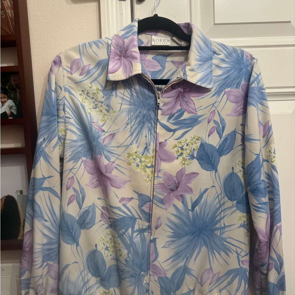 Koret Floral Zip-Front Jacket in Cream, Blue & Lilac size Petite
